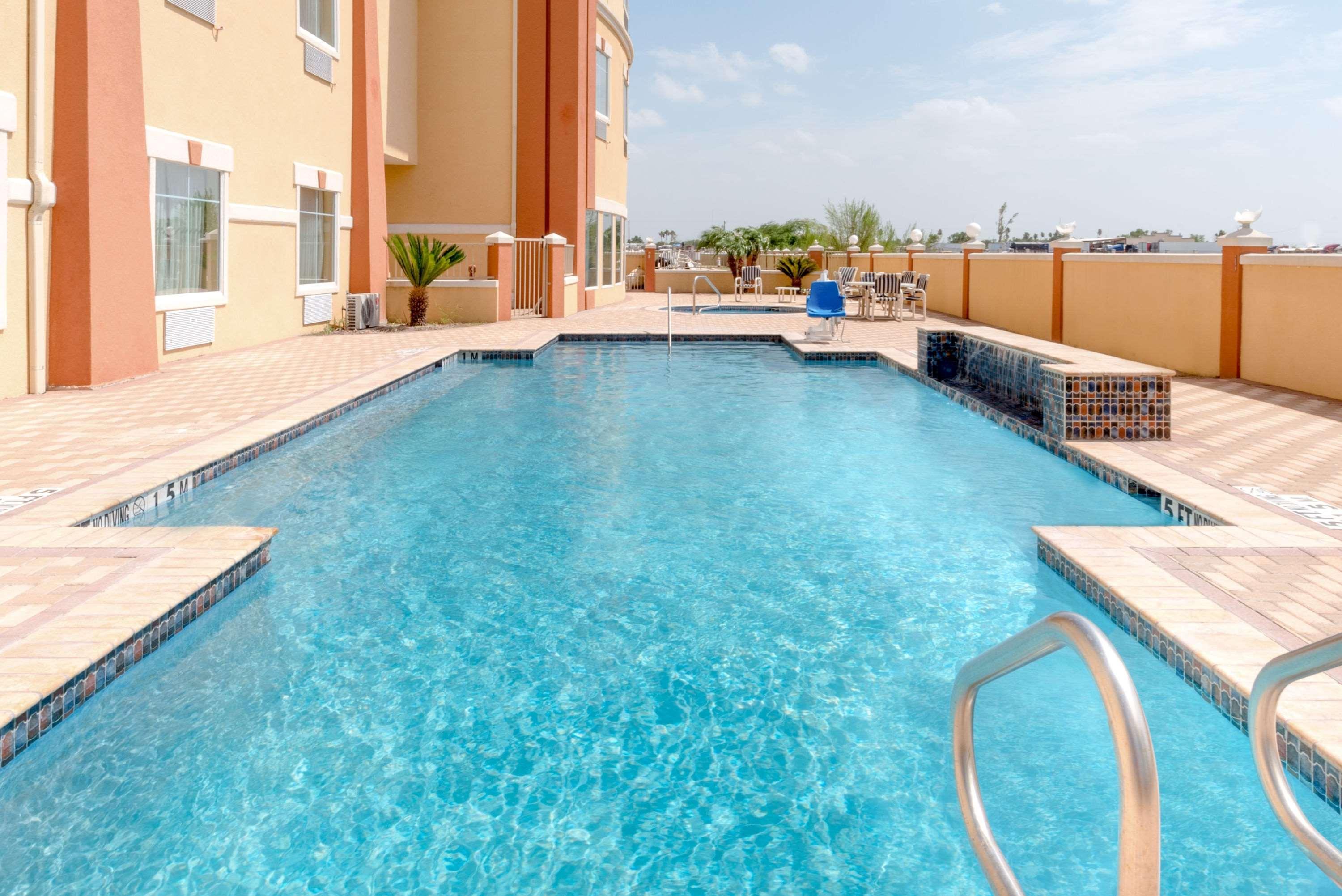 ซูเปอร์ 8 บาย วินด์แฮม ฮิดัลโก/แมคแคลแลน แอเรีย Hotel Hidalgo ภายนอก รูปภาพ