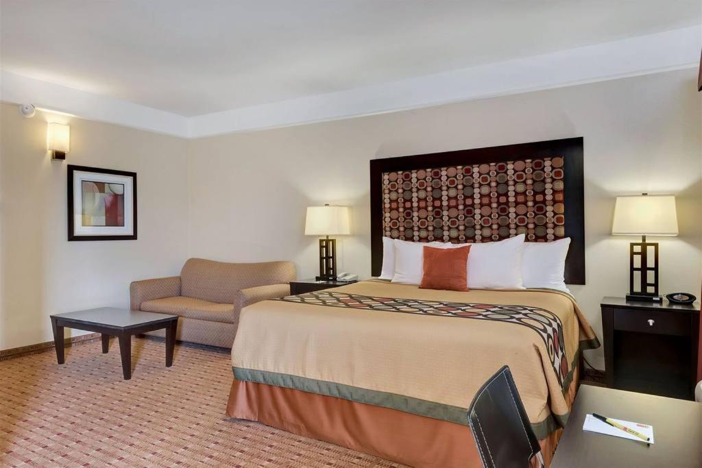 ซูเปอร์ 8 บาย วินด์แฮม ฮิดัลโก/แมคแคลแลน แอเรีย Hotel Hidalgo ภายนอก รูปภาพ
