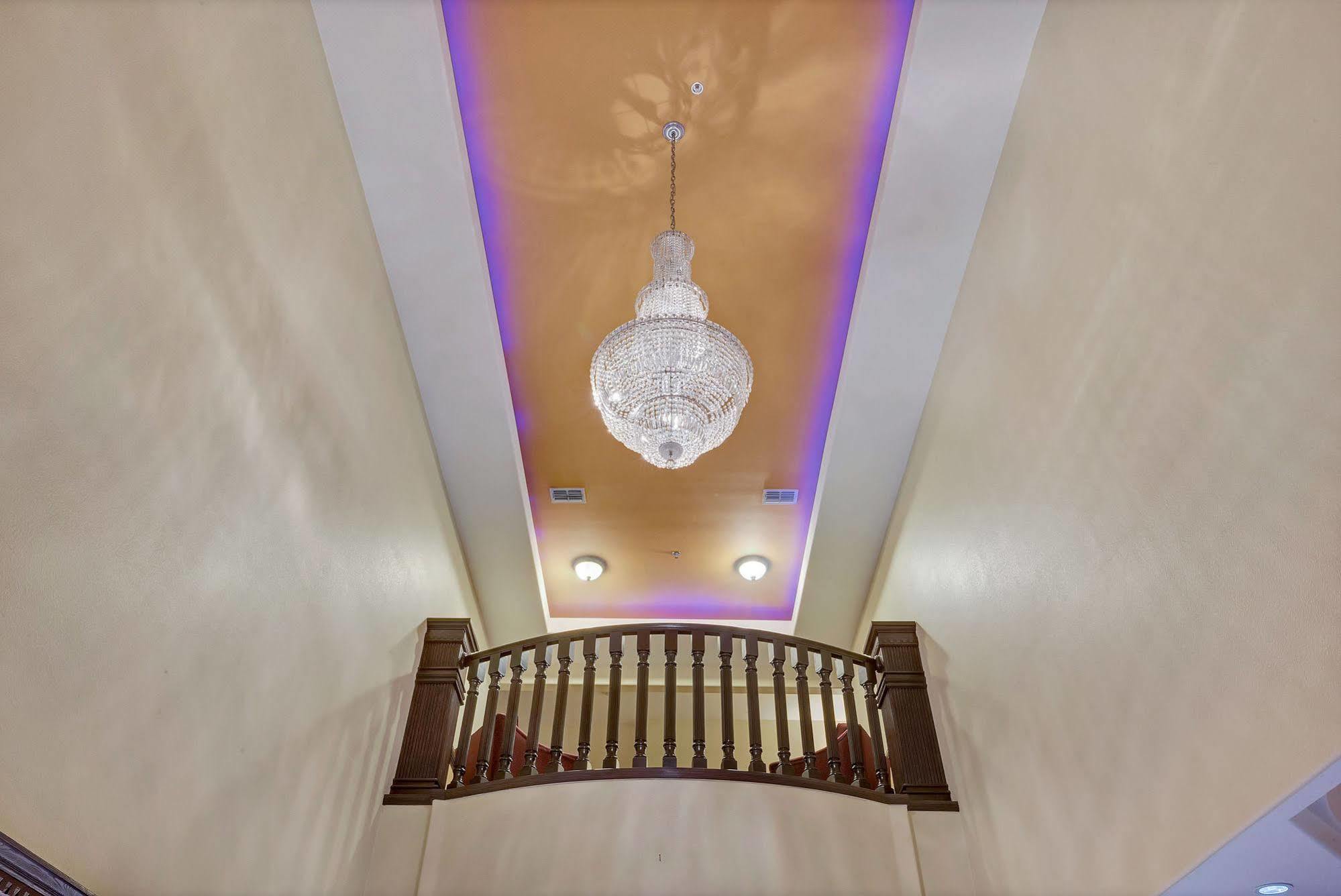 ซูเปอร์ 8 บาย วินด์แฮม ฮิดัลโก/แมคแคลแลน แอเรีย Hotel Hidalgo ภายนอก รูปภาพ