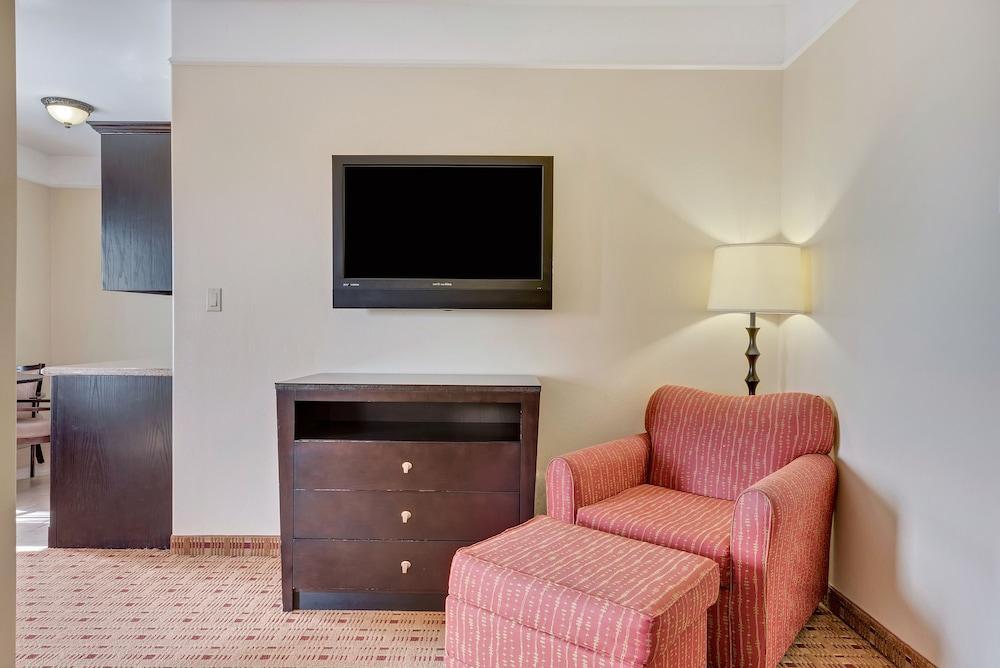 ซูเปอร์ 8 บาย วินด์แฮม ฮิดัลโก/แมคแคลแลน แอเรีย Hotel Hidalgo ภายนอก รูปภาพ