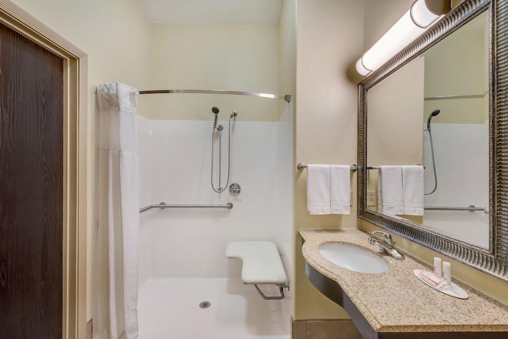 ซูเปอร์ 8 บาย วินด์แฮม ฮิดัลโก/แมคแคลแลน แอเรีย Hotel Hidalgo ภายนอก รูปภาพ